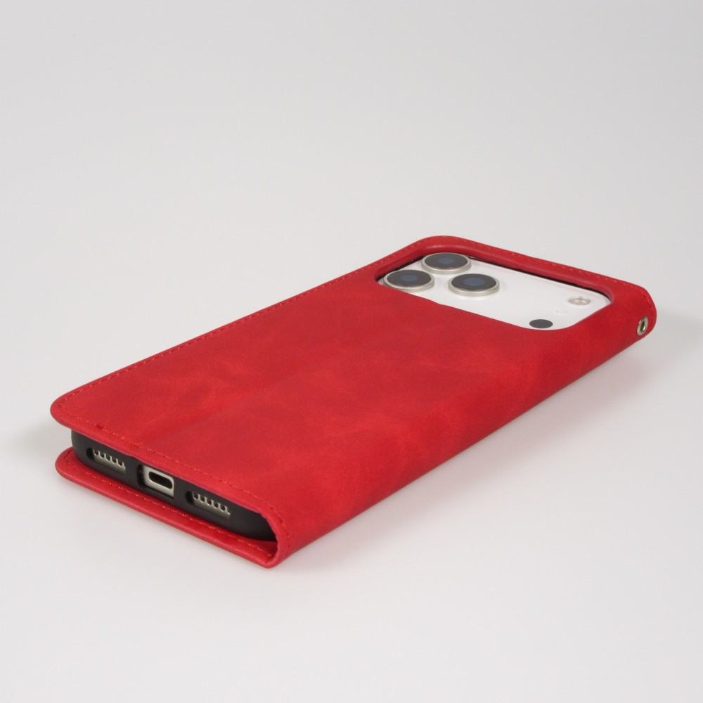 Etui cuir iPhone 17 Pro Max - Flip Wallet vintage avec fermeture aimantée et compartiment cartes - Rouge