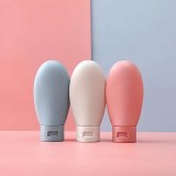 3er Set wiederverwendbare Silikon-Reiseflaschen f&uuml;r Kosmetik und Pflege (60 ml) - Fluggeeignet - Multicolore