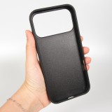 Coque iPhone 17 Pro Max - Silicone rigide noir Senna The King of Rain